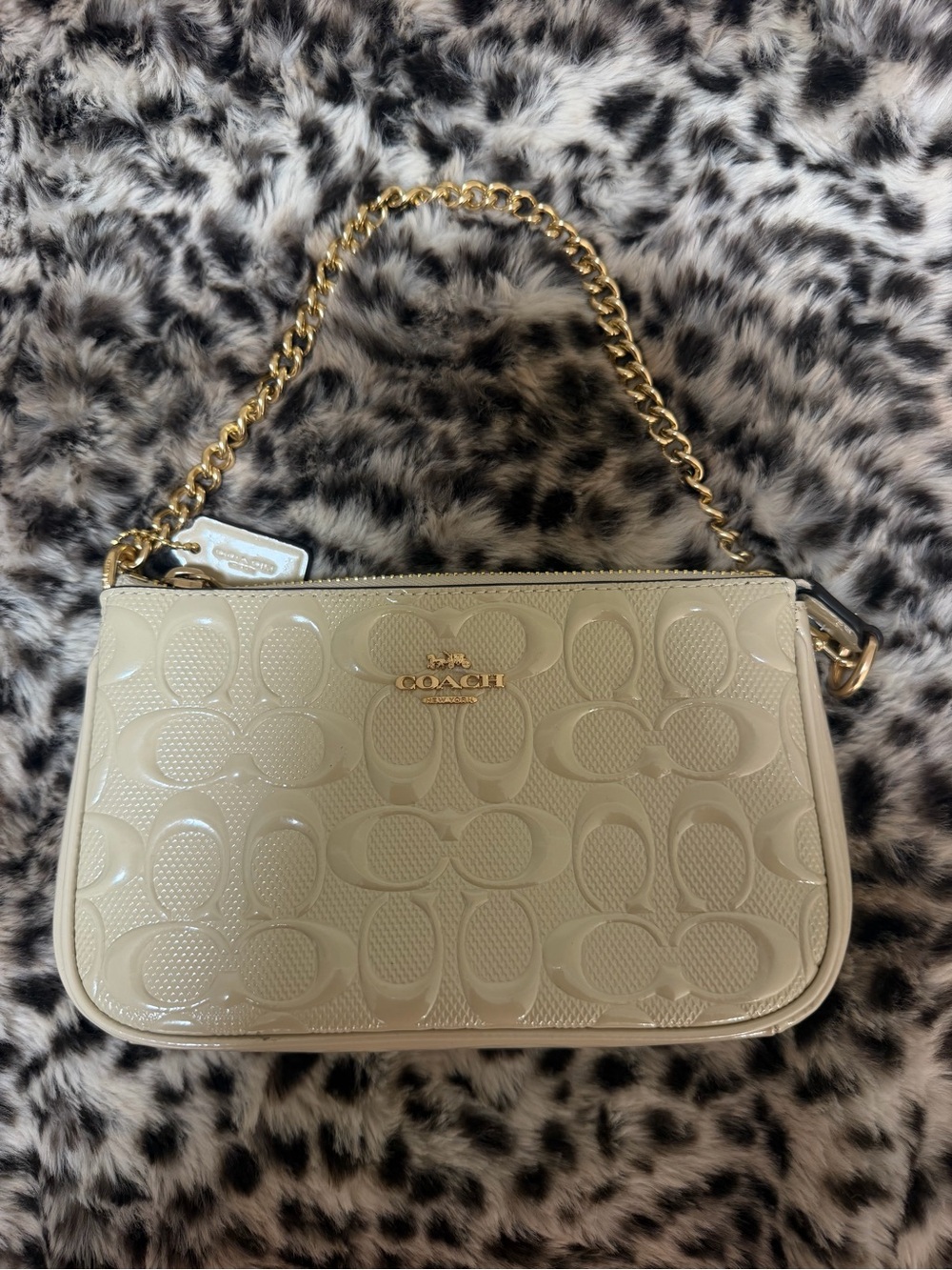 NWT Nolita 19 Cream Glossy Signature Bag with Gold Chain